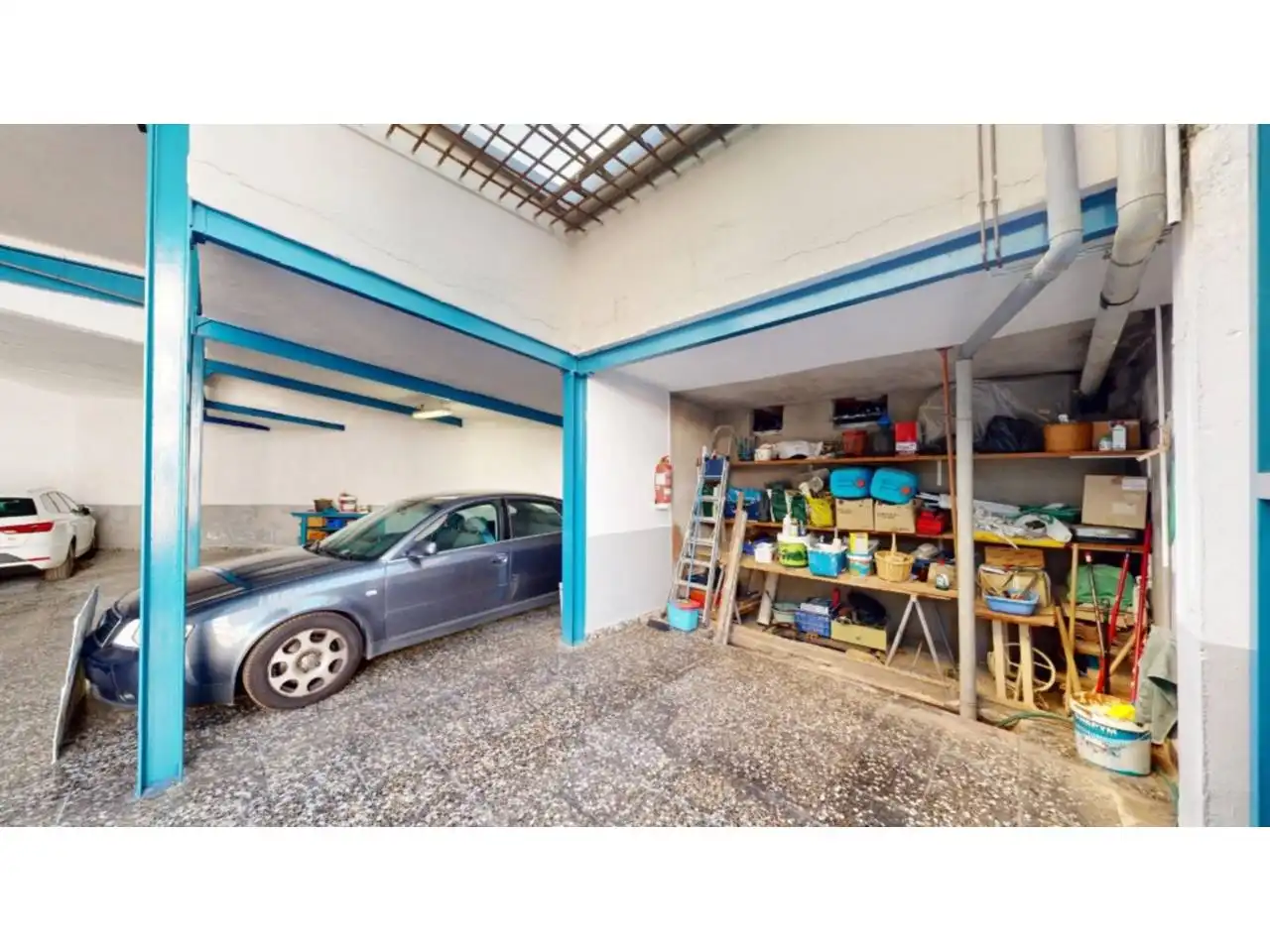 Aparcament de Casa o xalet en venda en Viladecans amb Calefacció, Jardí privat i Terrassa