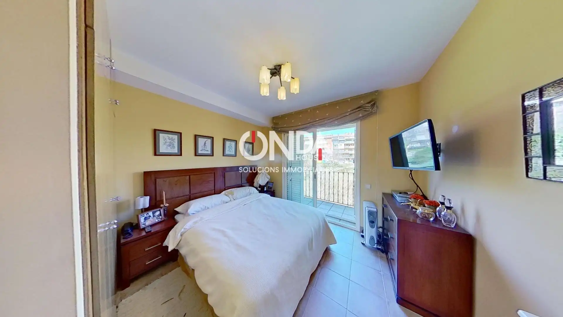Habitación de Casa adosada en venta en Tremp con Calefacción, Terraza y Trastero