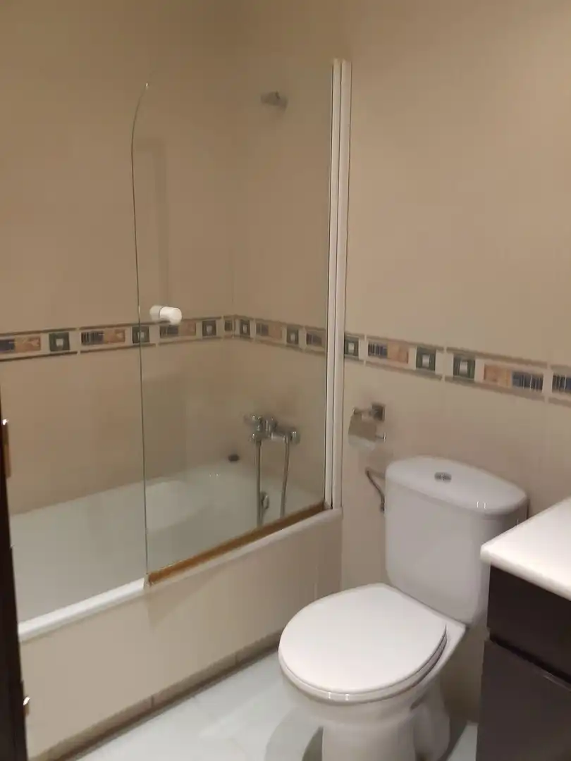 Baño de Ático en venta en Venta de Baños con Calefacción, Parquet y Terraza