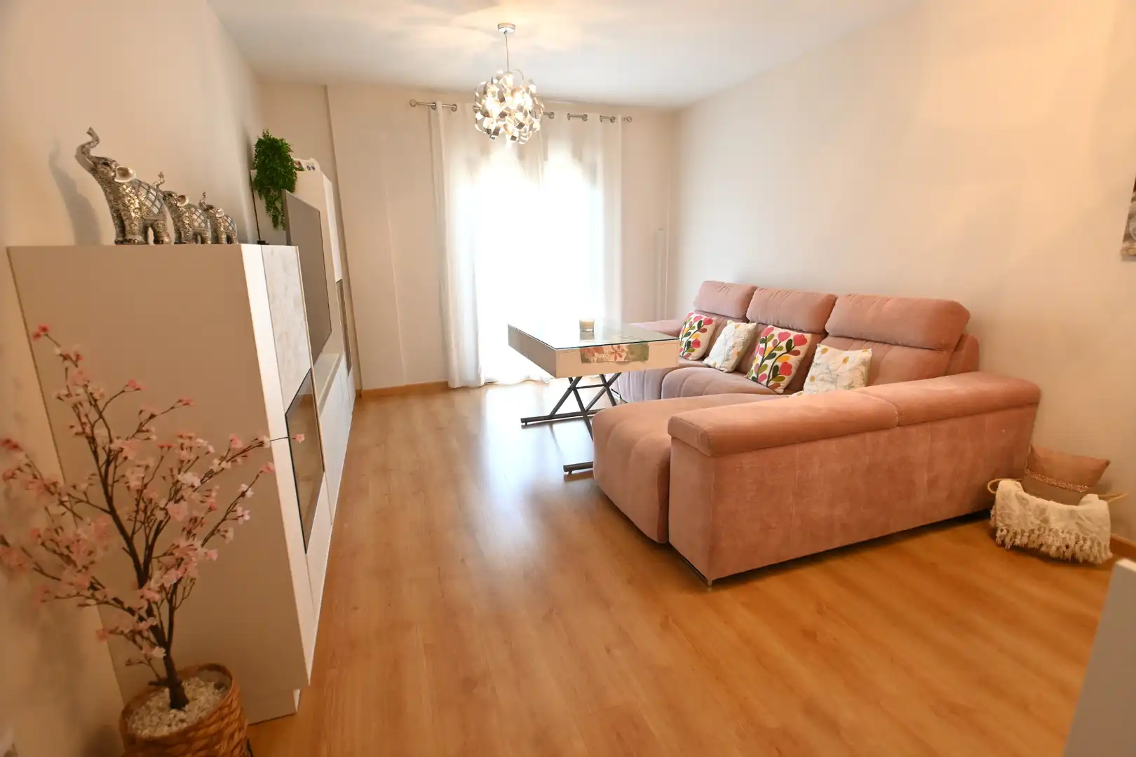 Living room of Flat for sale in La Zubia  with Air Conditioner, Storage room and Balcony