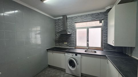 Foto 3 de Piso en venta en Calle José Hierro, 8, Cuatro Caminos, Santander