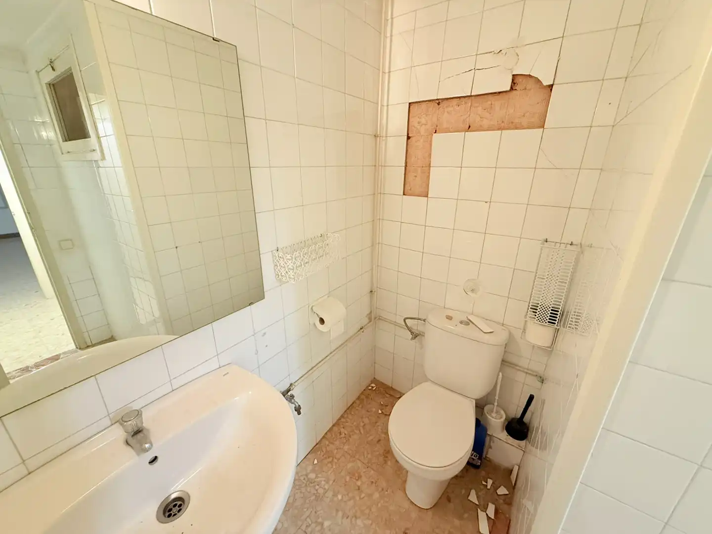 Bathroom of Commercial properties for sale in  Palma de Mallorca  with Air Conditioner and Heating