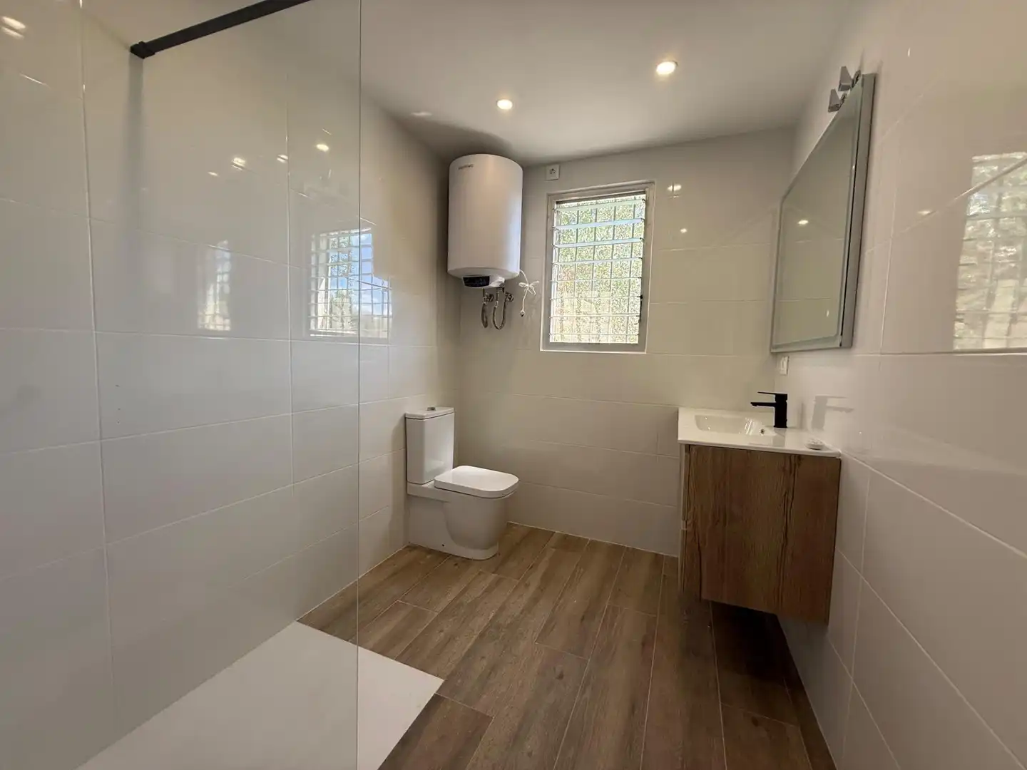 Bathroom of Houses for sale in Llíria  with Air Conditioner, Private garden and Terrace