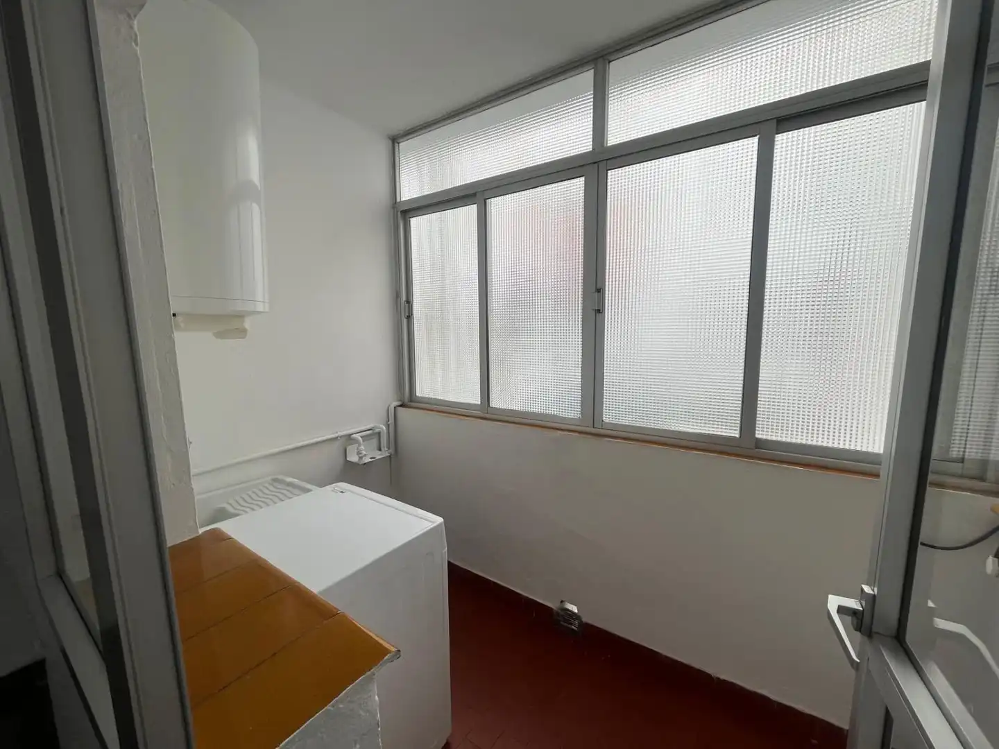 Flat for rent in Sevilla  with Air Conditioner, Terrace and Community pool