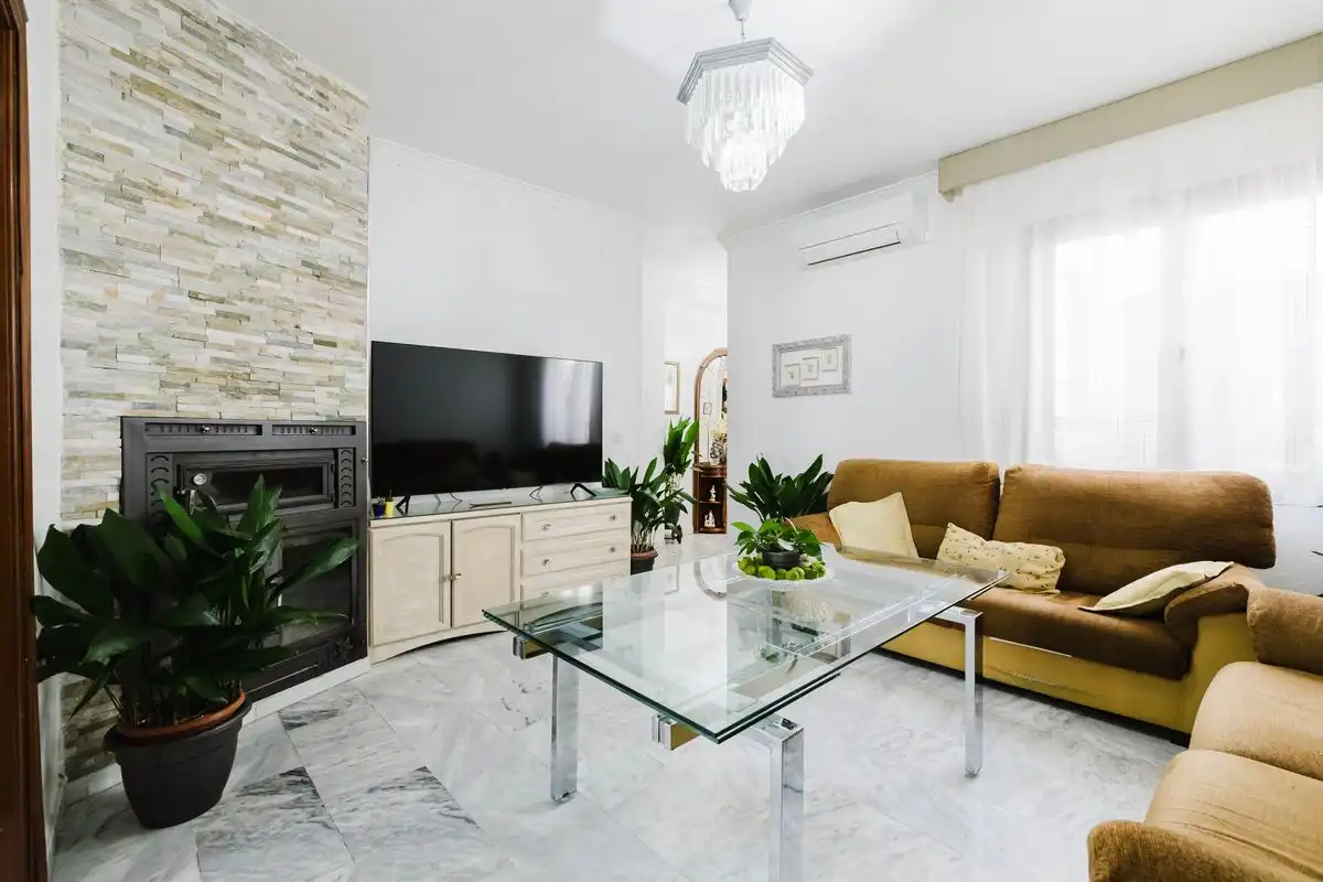 Sala d'estar de Casa adosada en venda en Cañete la Real amb Aire condicionat, Calefacció i Terrassa