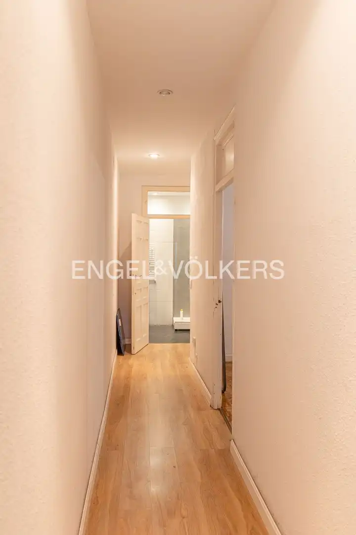 Piso en venta en Madrid con Calefacción y Balcón
