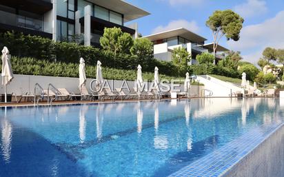 Swimming pool of Flat for sale in Castell-Platja d'Aro