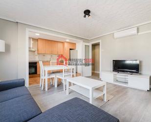 Living room of Flat to rent in  Valencia Capital  with Air Conditioner, Furnished and Balcony