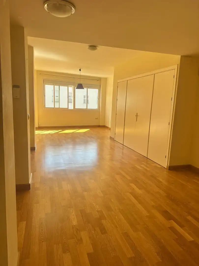 Sala d'estar de Estudi en venda en Sevilla amb Aire condicionat i Calefacció