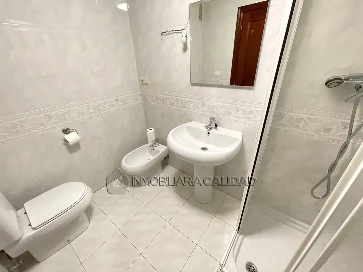 Bathroom of Flat for rent in Burgos  with Heating and Furnished