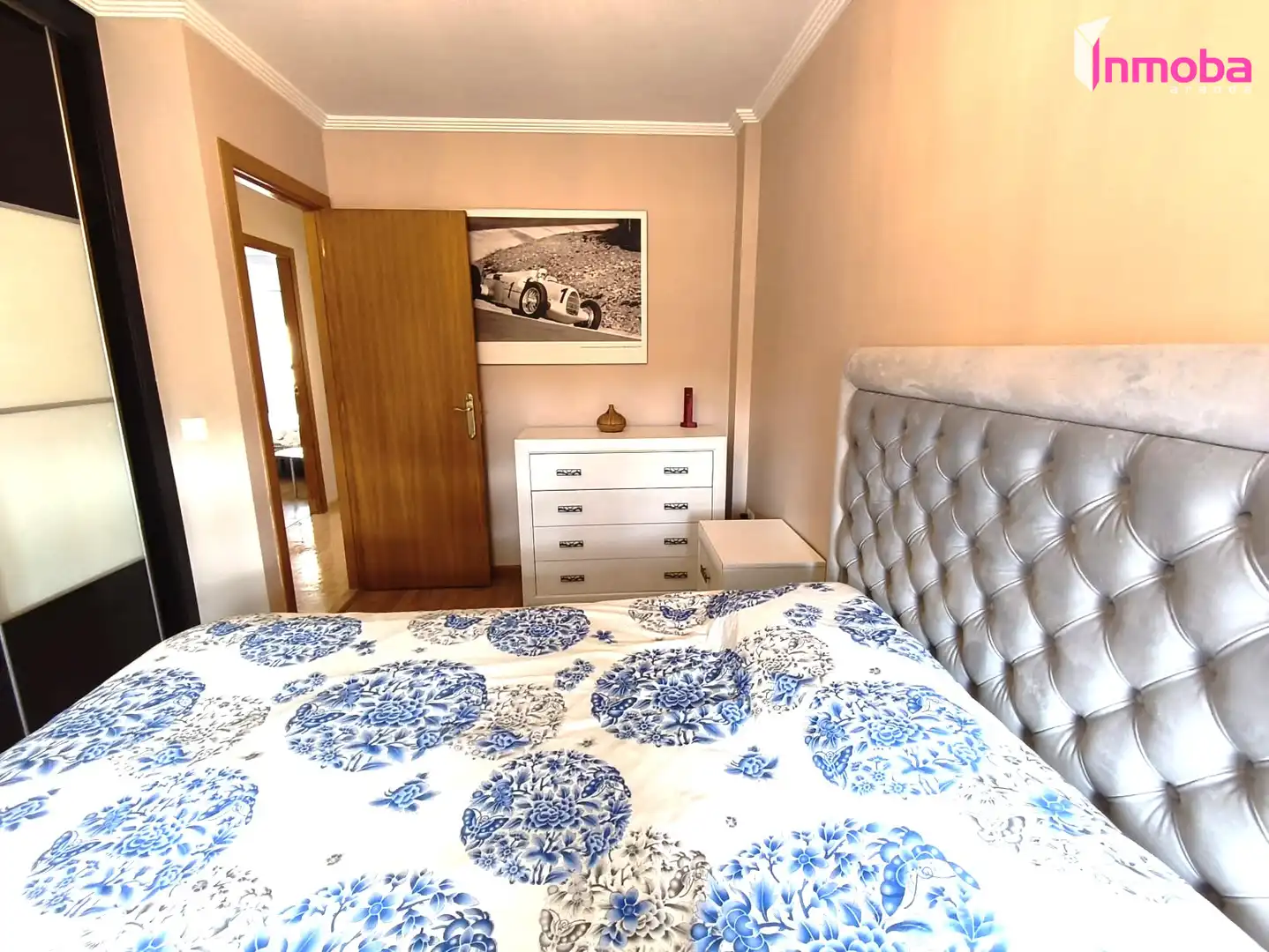 Habitación de Casa adosada en venta en Aranda de Duero con Calefacción y Jardín privado