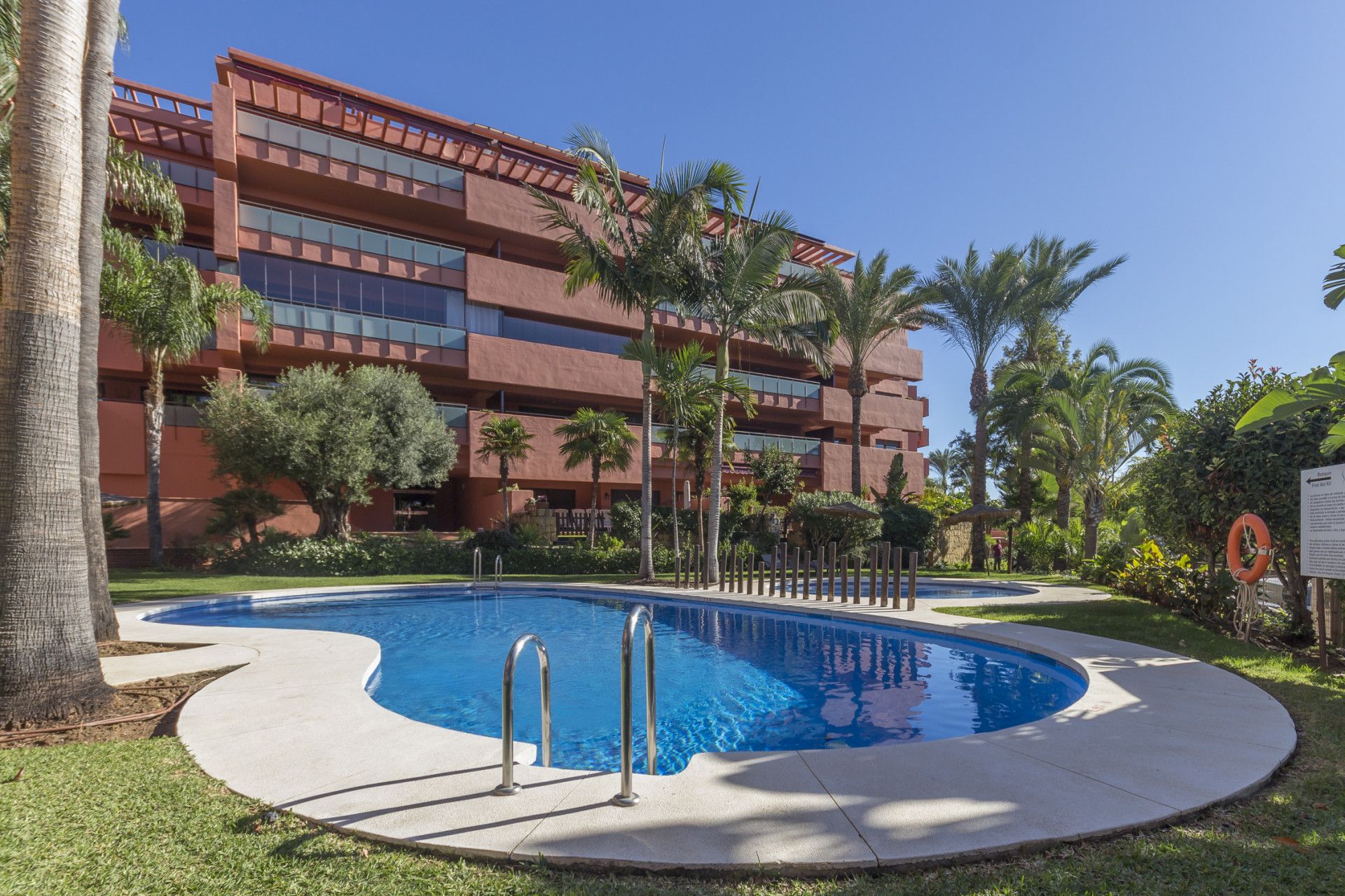 Garden of Apartment for sale in Estepona  with Air Conditioner, Heating and Terrace