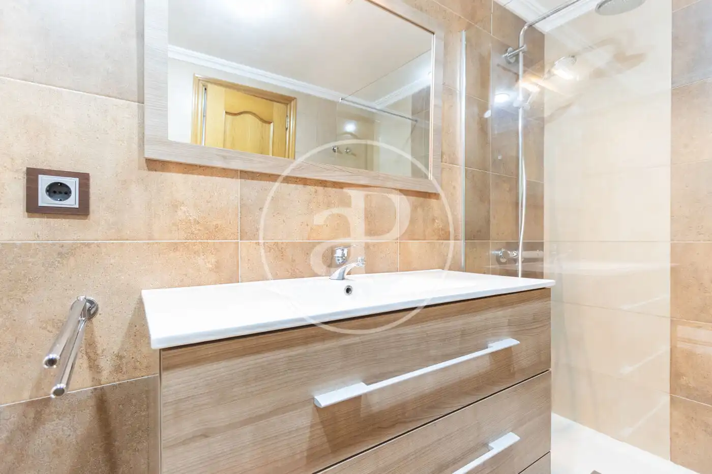 Bathroom of Flat for rent in Valencia  with Air Conditioner, Heating and Furnished