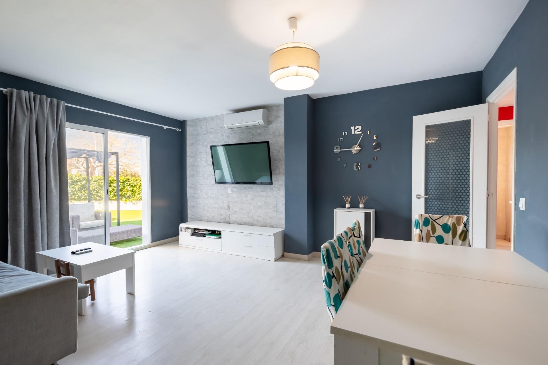 Sala de estar de Planta baja en venta en Alcúdia con Aire acondicionado, Jardín privado y Terraza