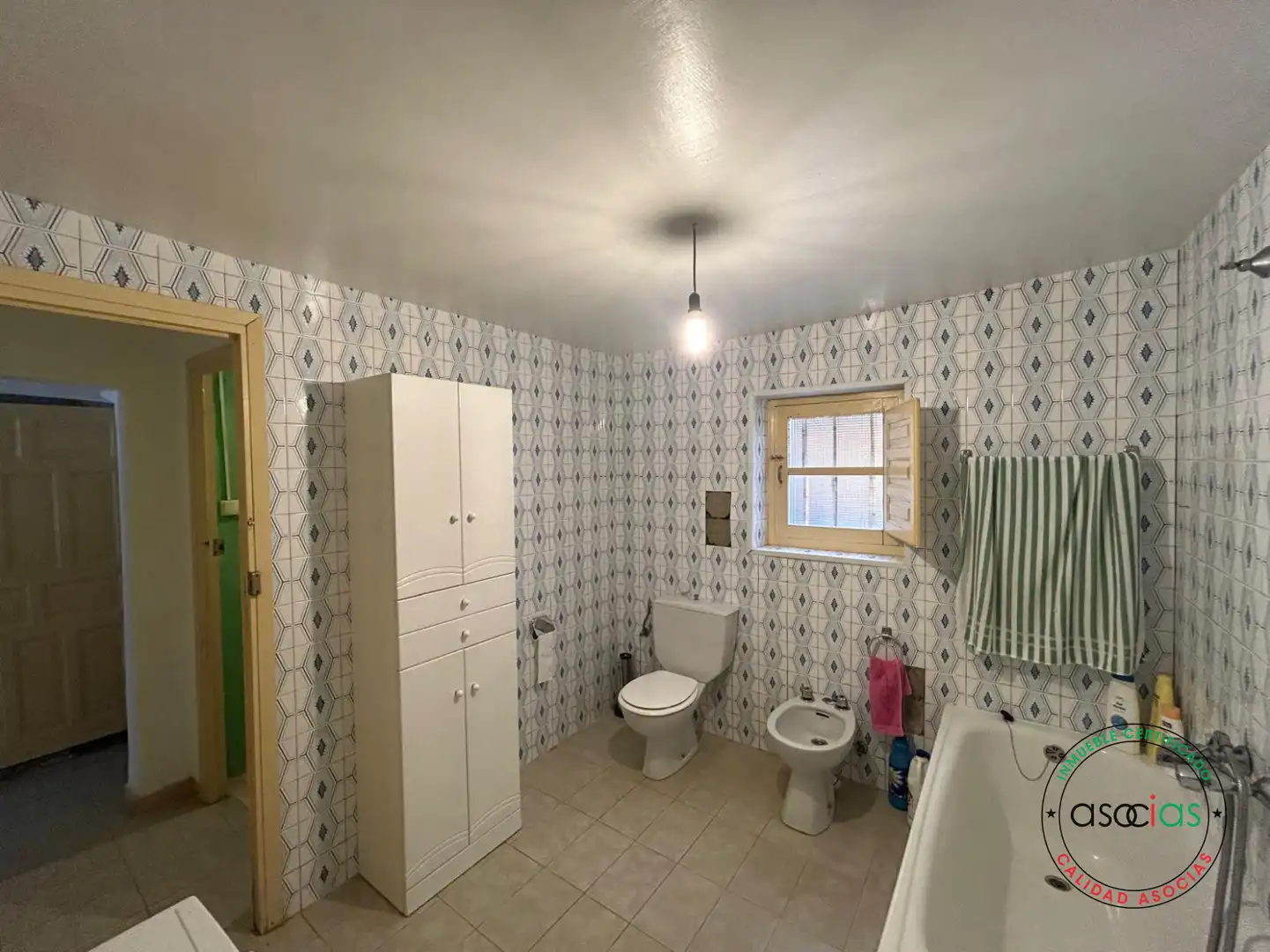 Bany de Casa o xalet en venda en Villazanzo de Valderaduey amb Jardí privat, Terrassa i Moblat