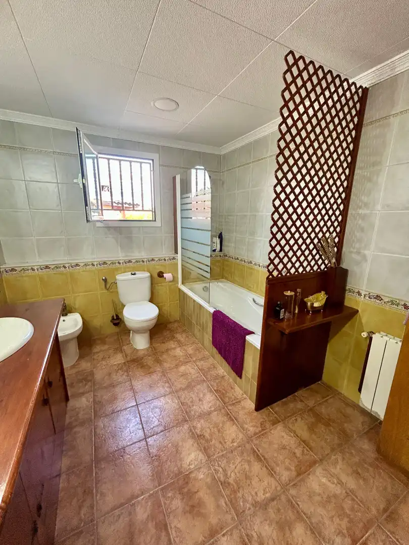Bany de Casa o xalet en venda en Masquefa amb Aire condicionat, Calefacció i Jardí privat
