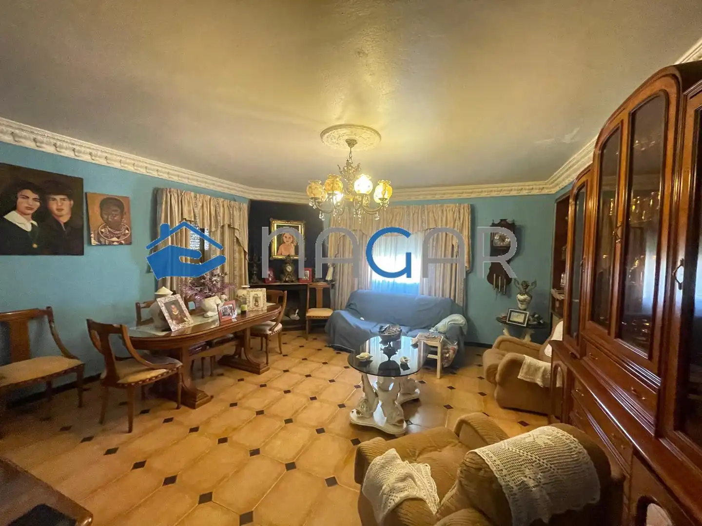 Wohnzimmer von Country house zum Verkauf in La Línea de la Concepción mit Privatgarten, Schwimmbad und Möbliert