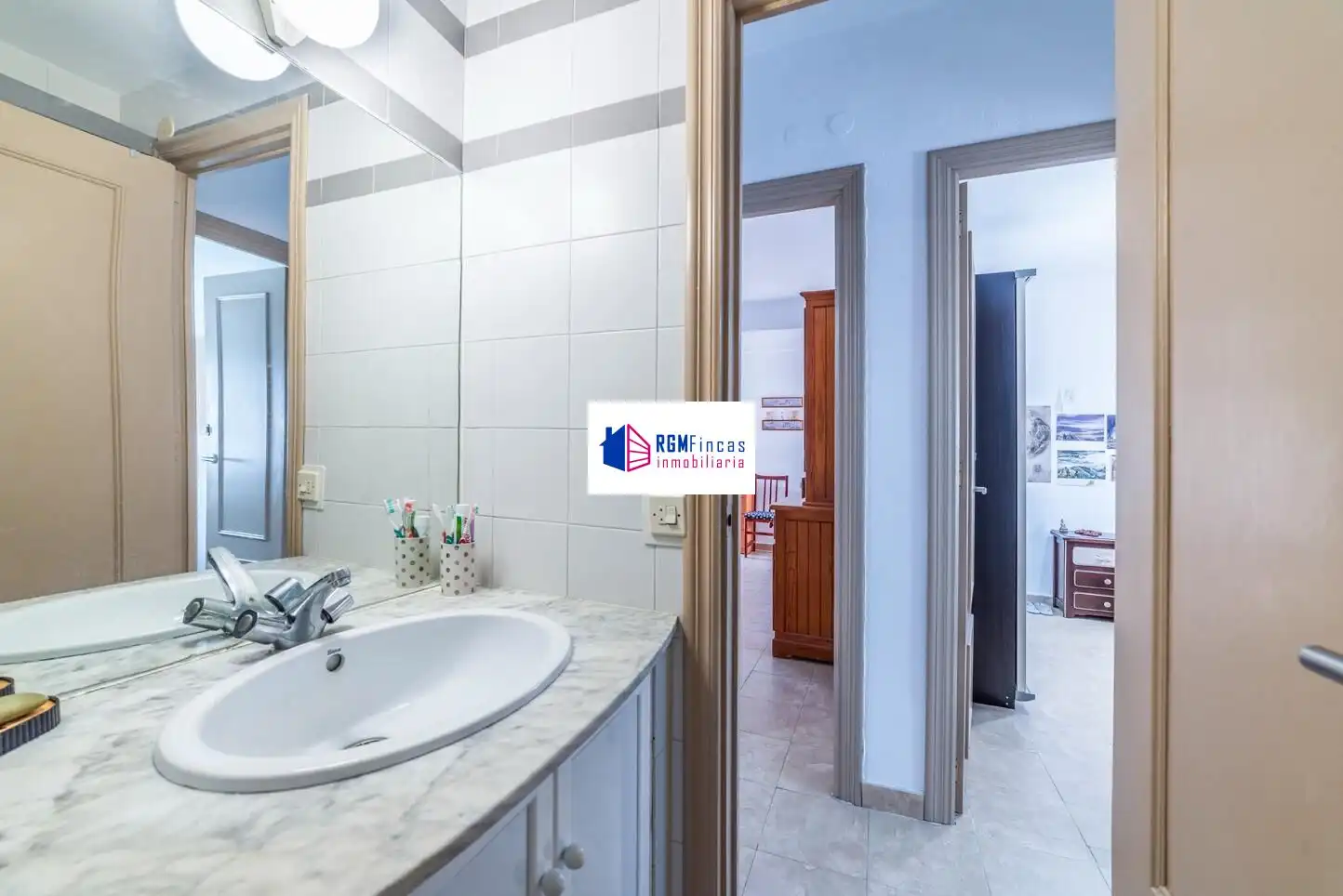 Bathroom of Flat for sale in Sevilla  with Air Conditioner, Furnished and Balcony