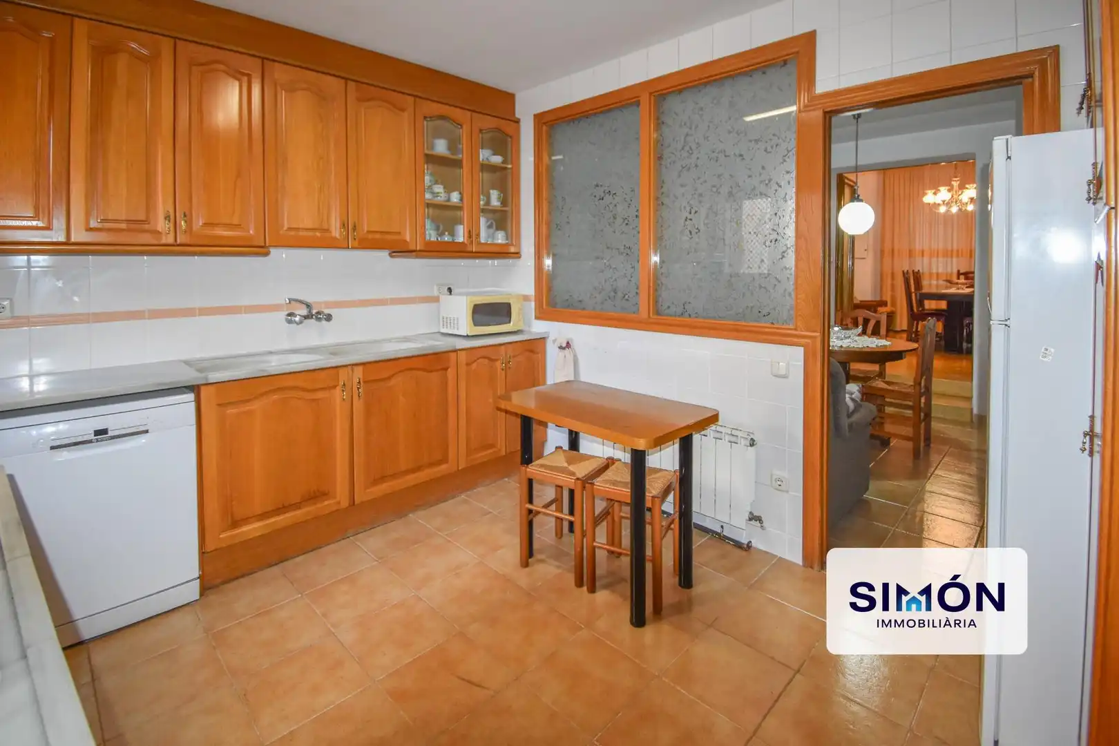 Cuina de Casa o xalet en venda en Olesa de Montserrat amb Jardí privat i Traster