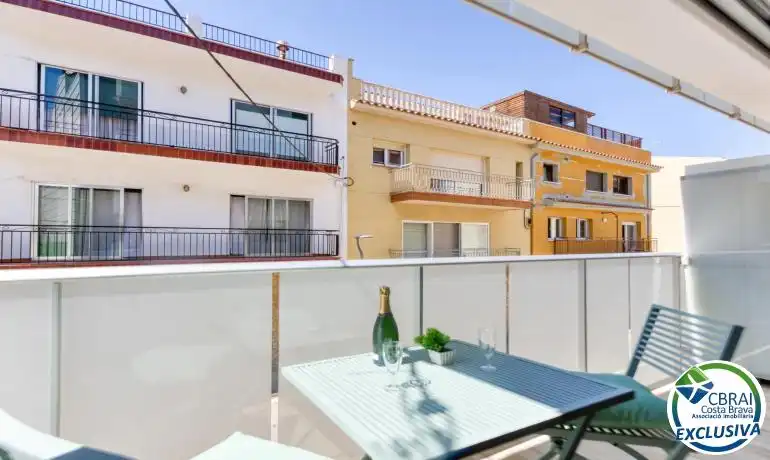 Terrassa de Apartament en venda en Roses