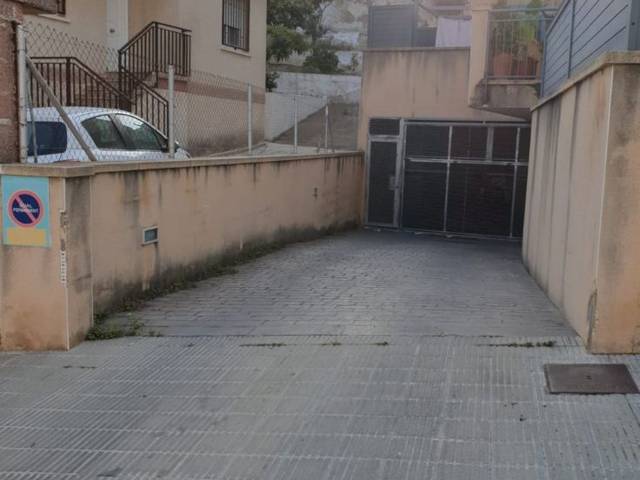 Garaje en Alquiler en Carrer Comte Gómez de Orbaneja, 37 en Segur de Calafell
