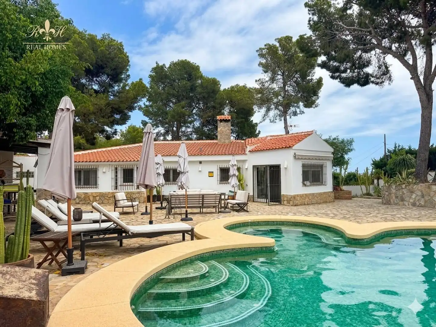 Außenansicht von Haus oder Chalet zum Verkauf in L'Alfàs del Pi mit Klimaanlage und Schwimmbad