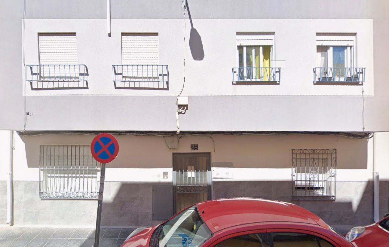 Außenansicht von Erdgeschoss zum Verkauf in  Almería Capital