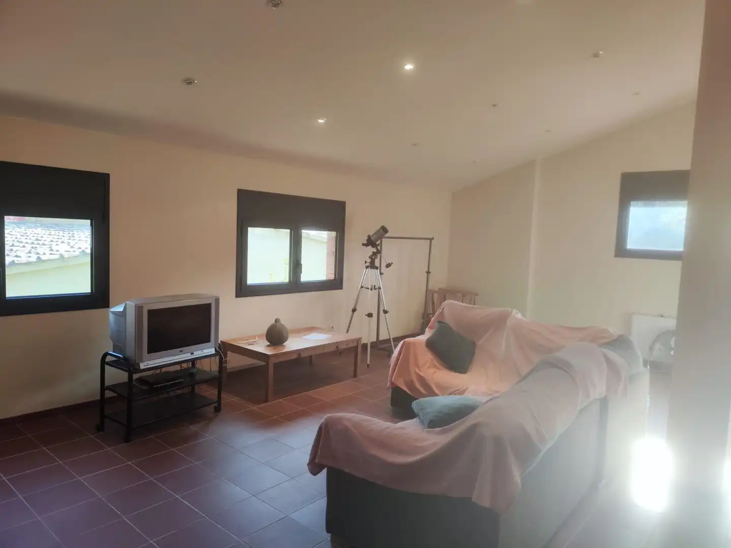 Sala de estar de Casa o chalet en venta en Sant Llorenç de la Muga con Calefacción y Jardín privado