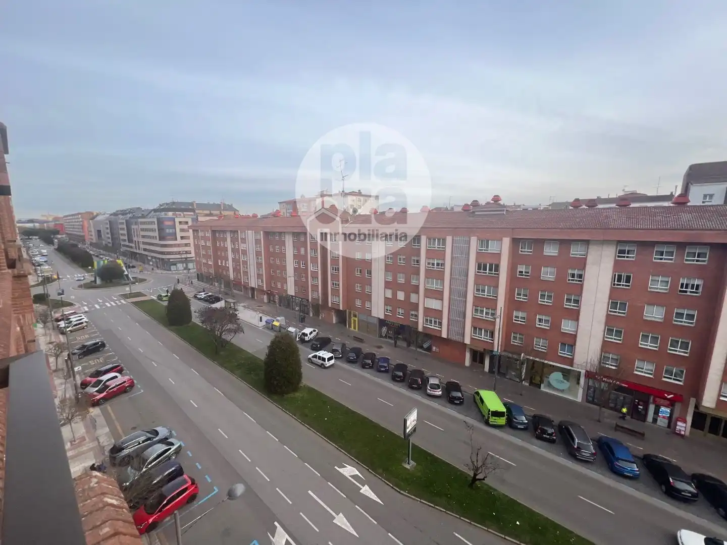 Parkplatz von Wohnung zur Miete in Burgos mit Heizung, Terrasse und Abstellraum
