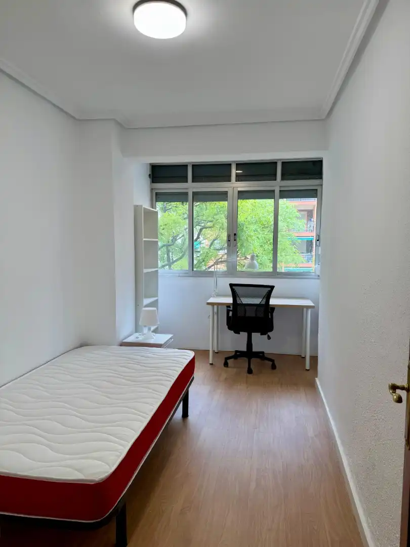 Bedroom of Flat for rent in Valencia  with Air Conditioner, Furnished and Washing machine