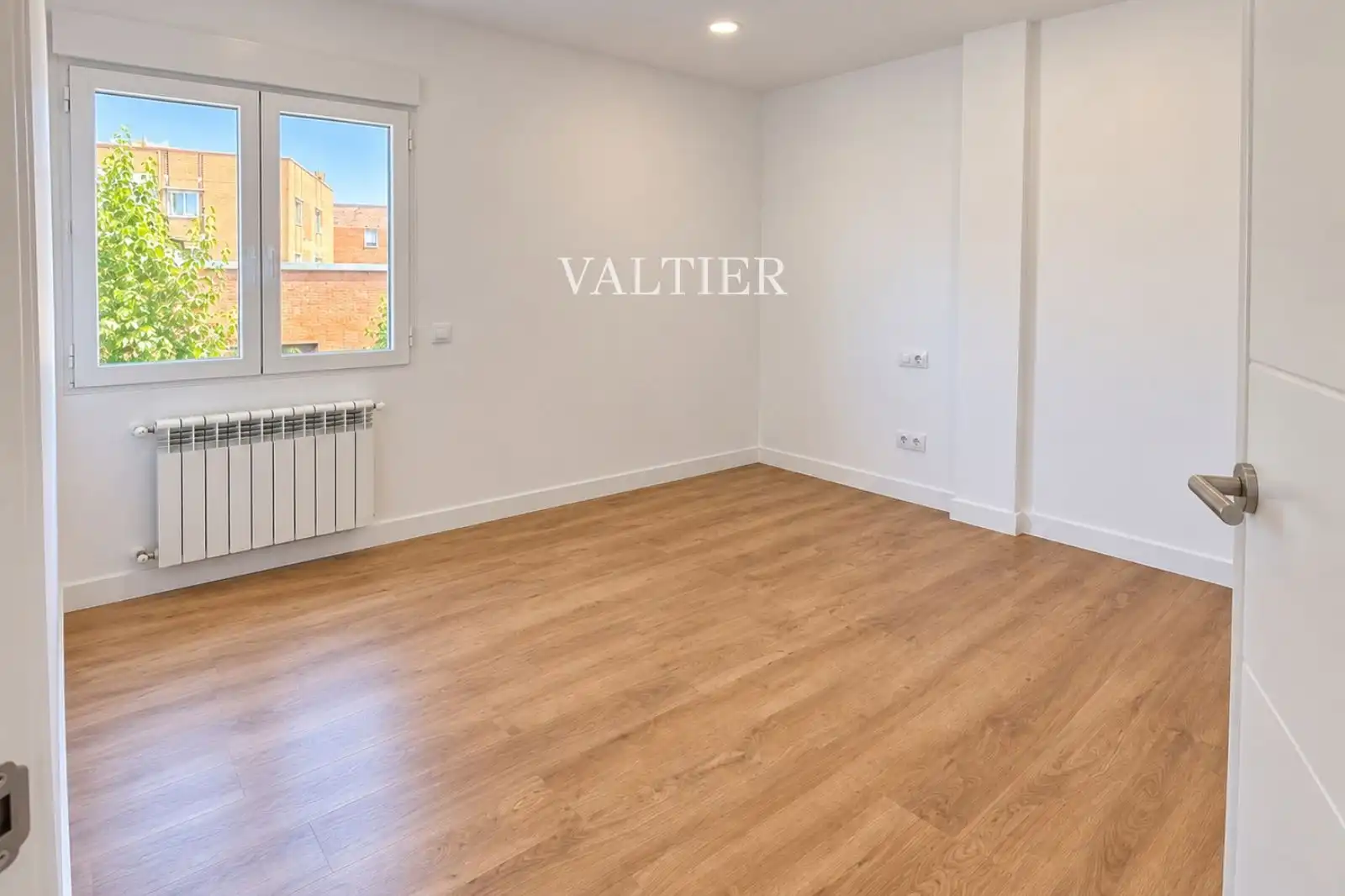 Schlafzimmer von Wohnung zur Miete in Madrid mit Klimaanlage, Heizung und Terrasse