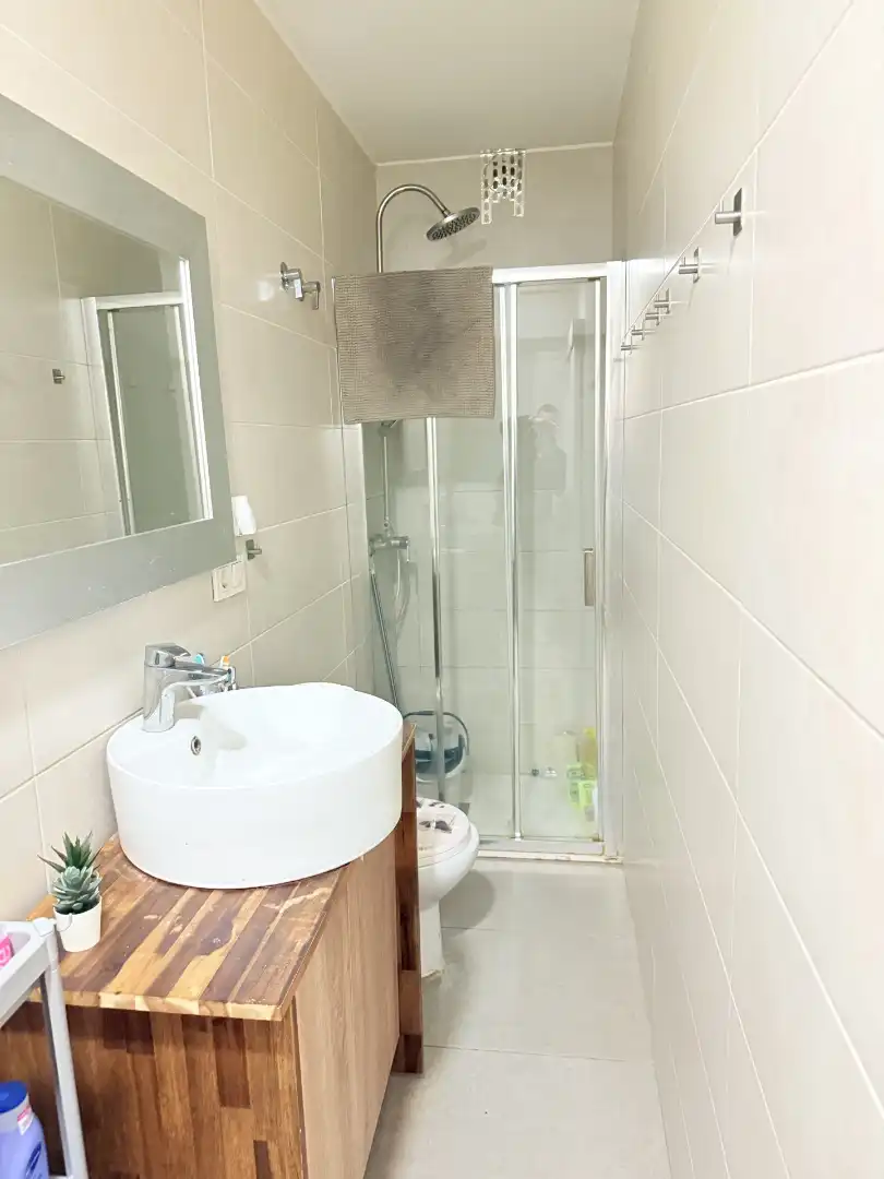 Baño de Piso en venta en Badalona con Amueblado, Horno y Lavadora