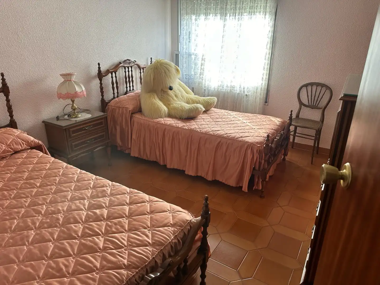 Habitación de Casa adosada en venta en Salinas con Calefacción, Jardín privado y Terraza
