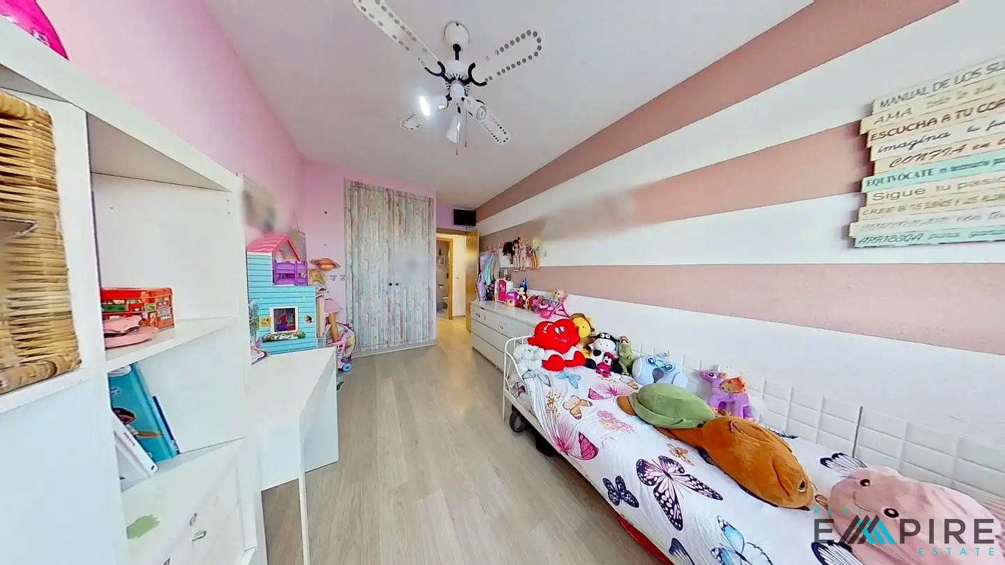 Habitación de Planta baja en venta en Parla Este