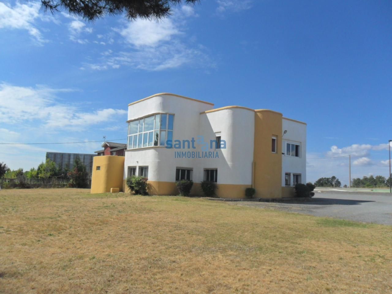 Vista exterior de Local en venta en Garrafe de Torío