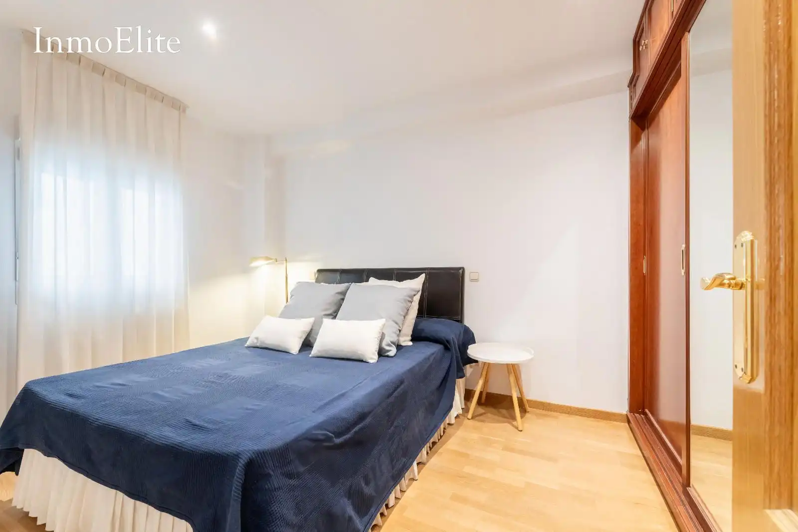Bedroom of Flat for sale in Madrid  with Heating, Parquet flooring and Storage room