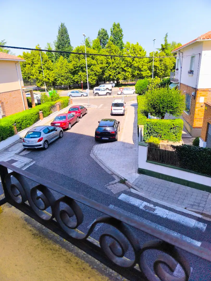 Parkplatz von Wohnung zur Miete in Palencia mit Heizung, Parkett und Terrasse