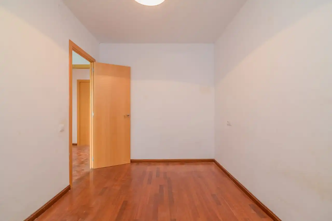 Dormitori de Pis en venda en Barcelona amb Parquet, Terrassa i Traster