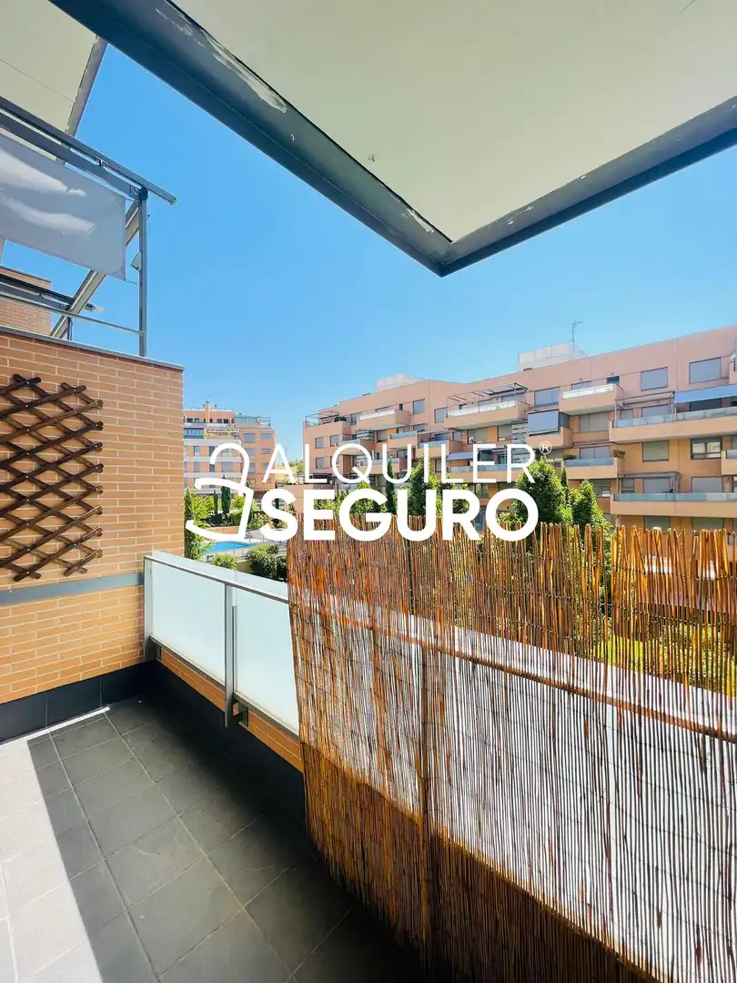 Vista exterior de Pis de lloguer en Madrid amb Aire condicionat, Calefacció i Piscina