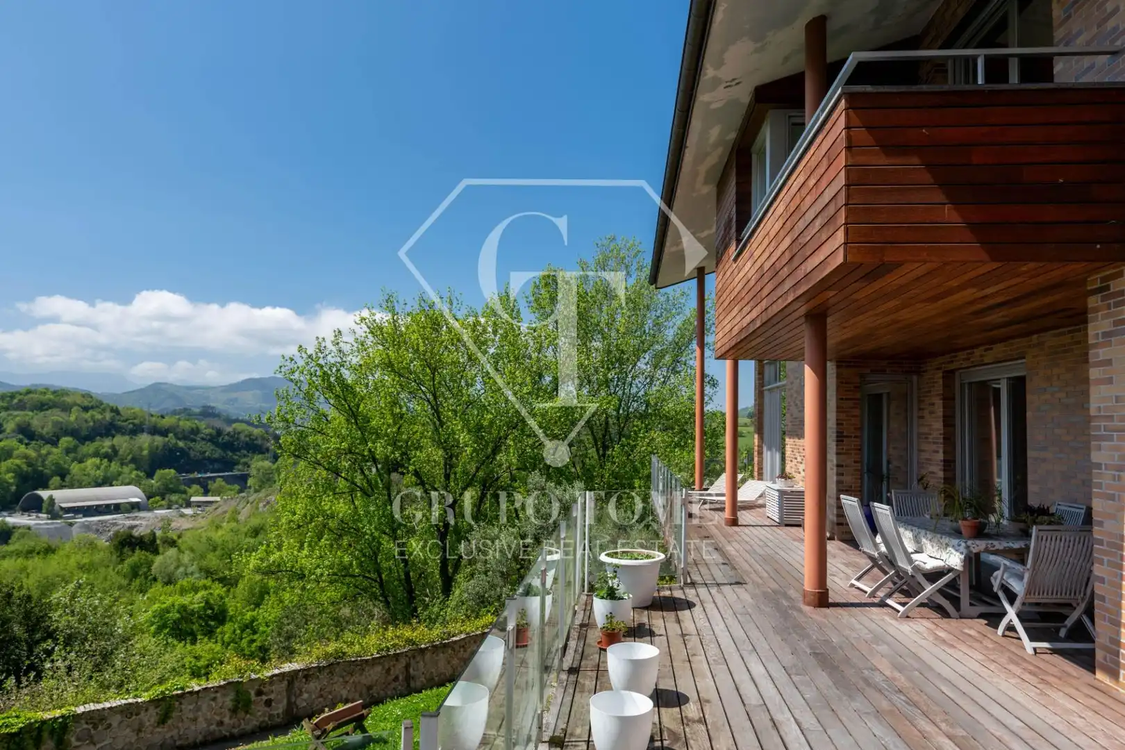Terrasse von Einfamilien-Reihenhaus zum Verkauf in Donostia - San Sebastián  mit Heizung, Privatgarten und Terrasse