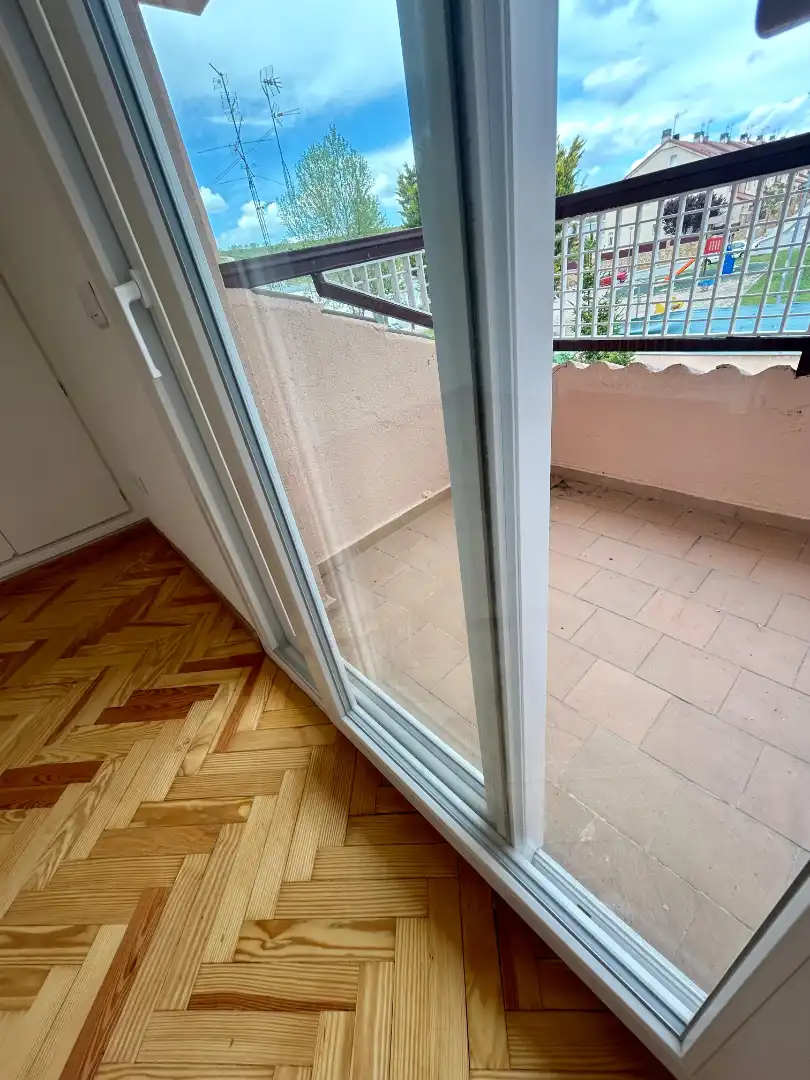 Terrassa de Casa adosada en venda en La Lastrilla  amb Calefacció, Jardí privat i Parquet