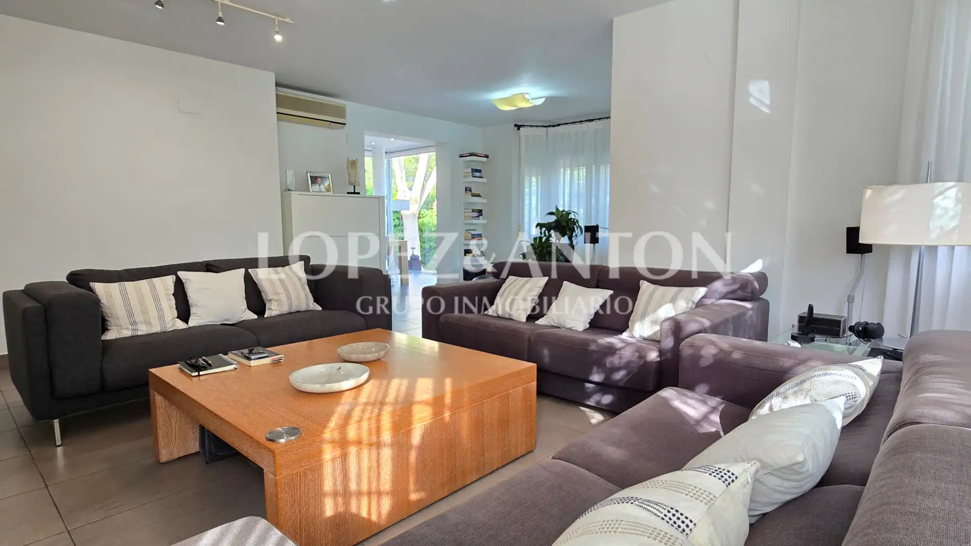 Living room of Houses for sale in L'Eliana  with Air Conditioner, Heating and Private garden