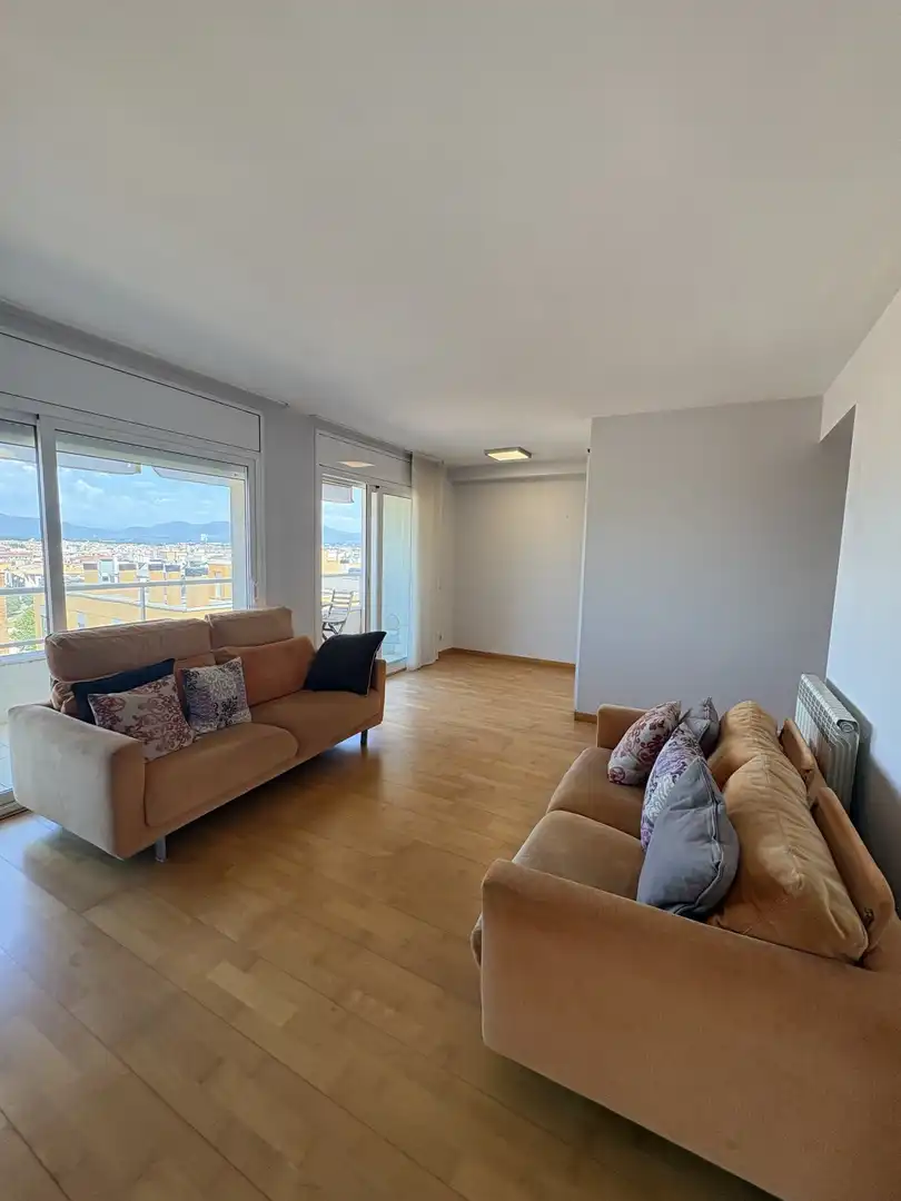 Flat for rent in DE LA CREU DE PALAU, Eixample Sud – Migdia