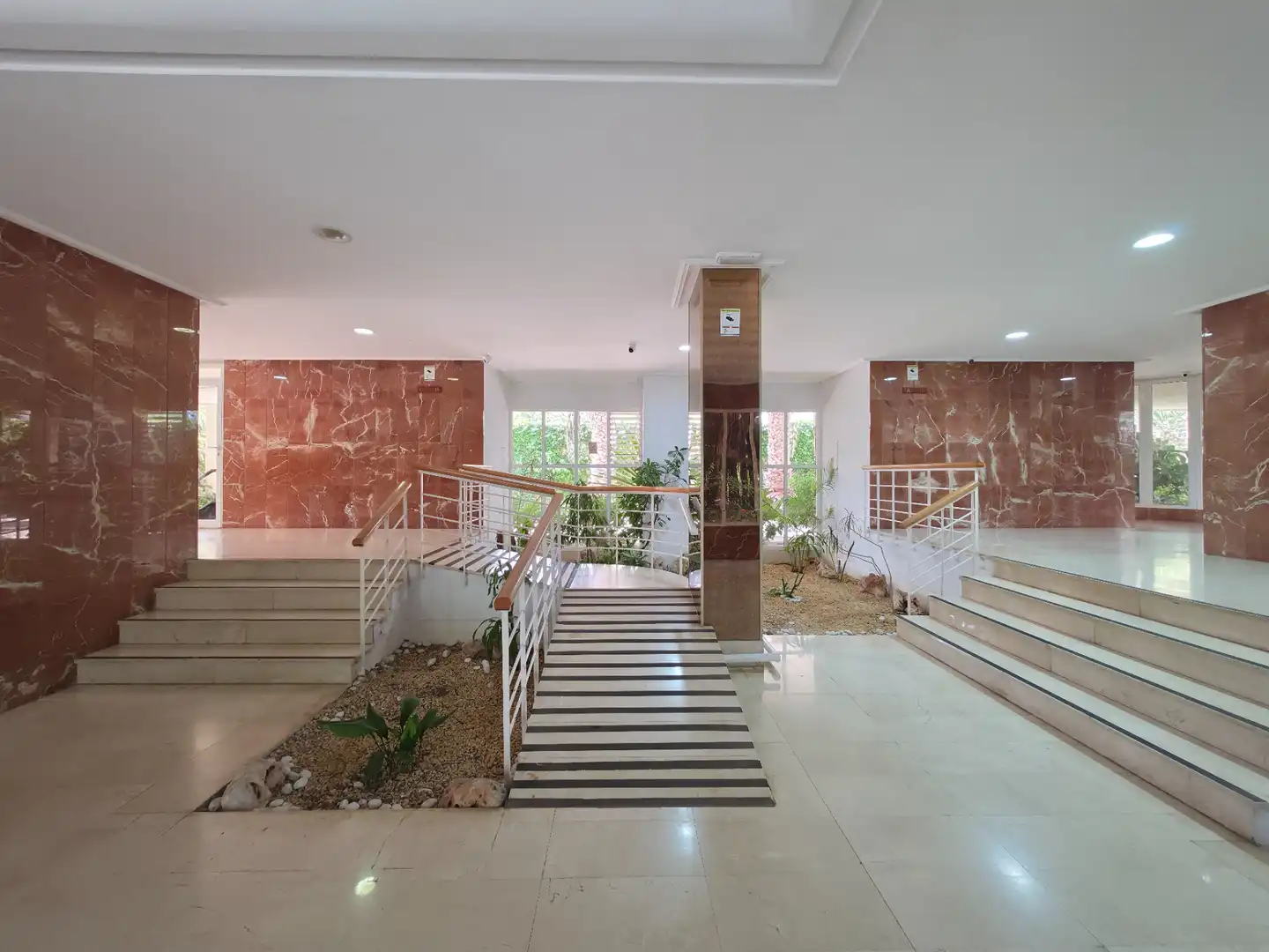 Piso con terraza en venta en Avenida Santander 25, imagen 37