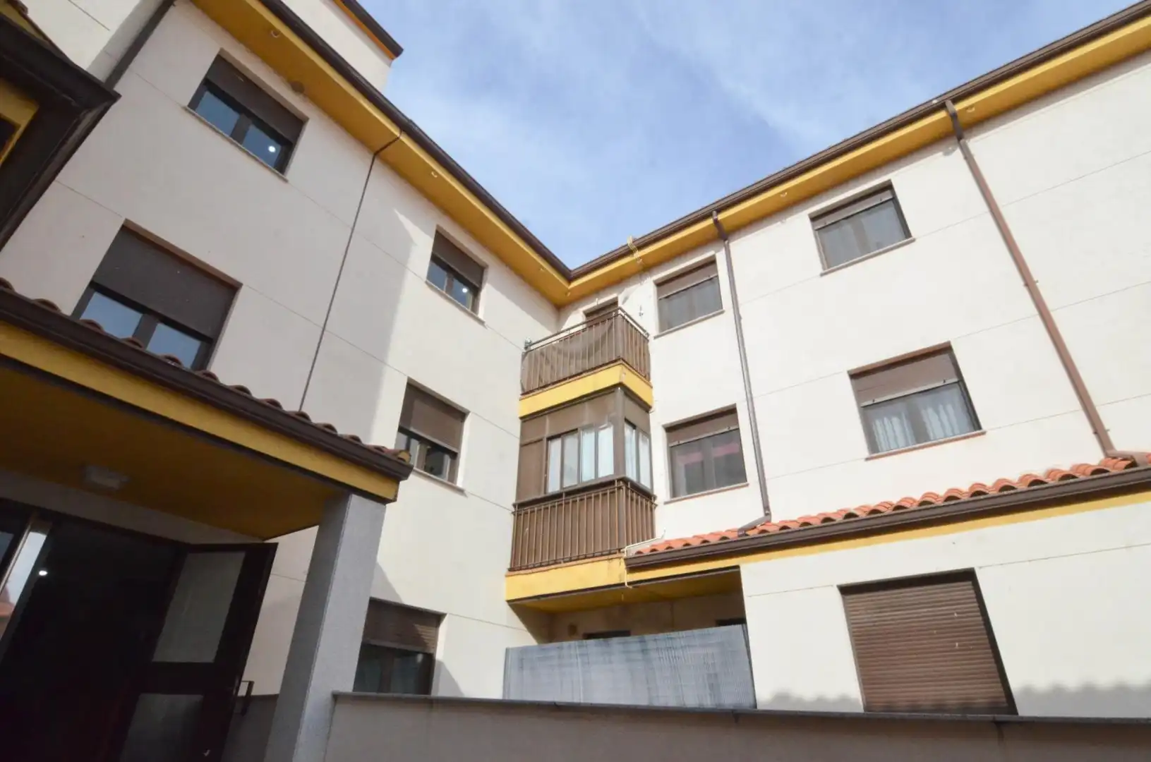 Exterior view of Flat for sale in La Fuente de San Esteban   with Heating, Storage room and Balcony