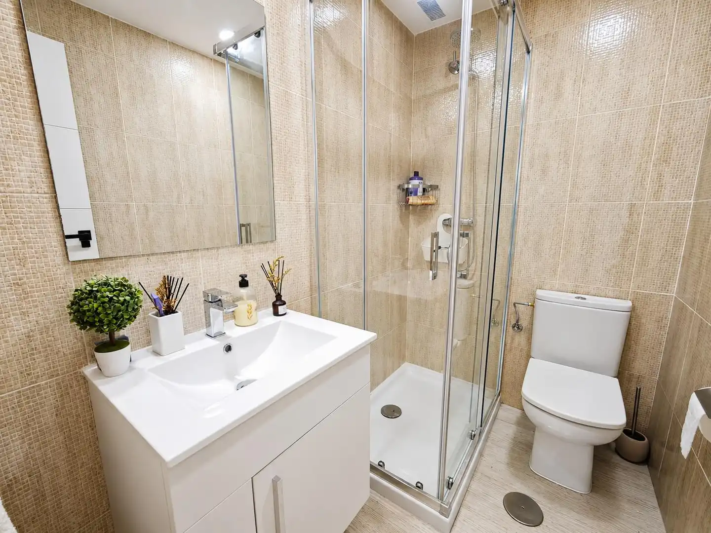 Bathroom of Flat for sale in Santa Pola  with Air Conditioner, Heating and Parquet flooring