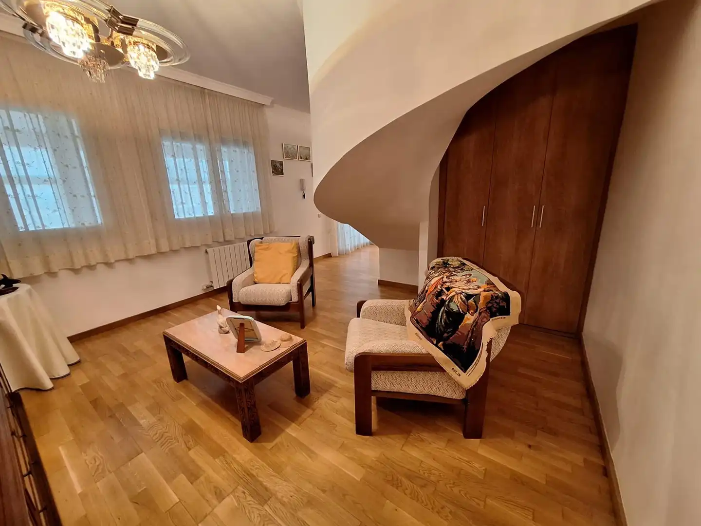 Sala d'estar de Casa o xalet en venda en Sant Quirze del Vallès amb Aire condicionat, Calefacció i Jardí privat