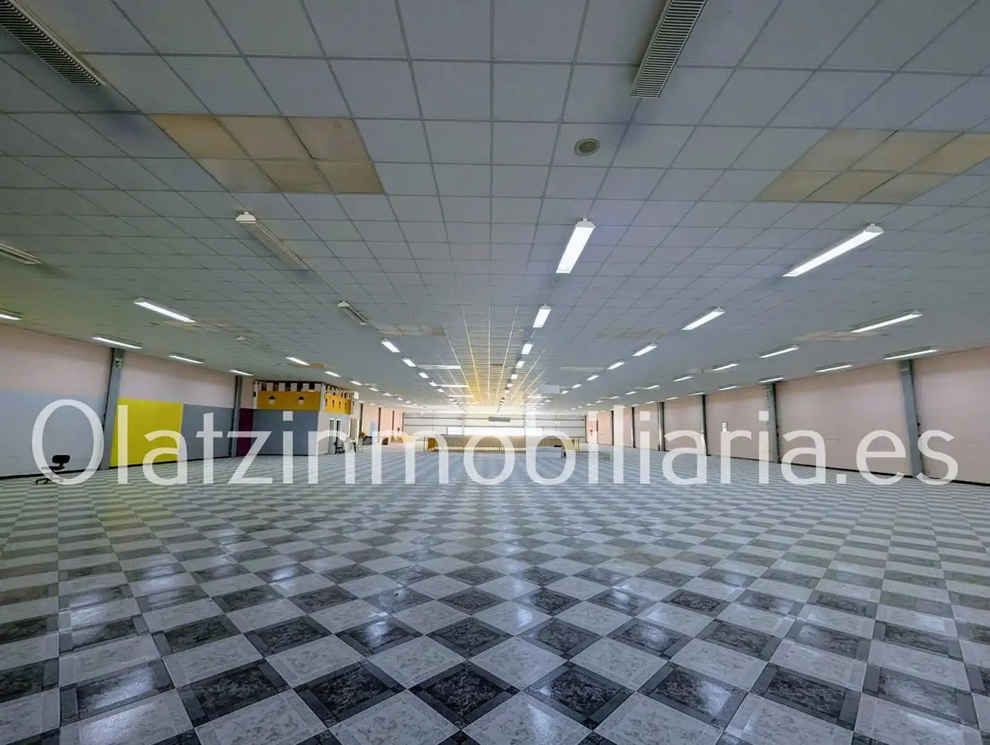 Nave industrial de alquiler en Laudio / Llodio