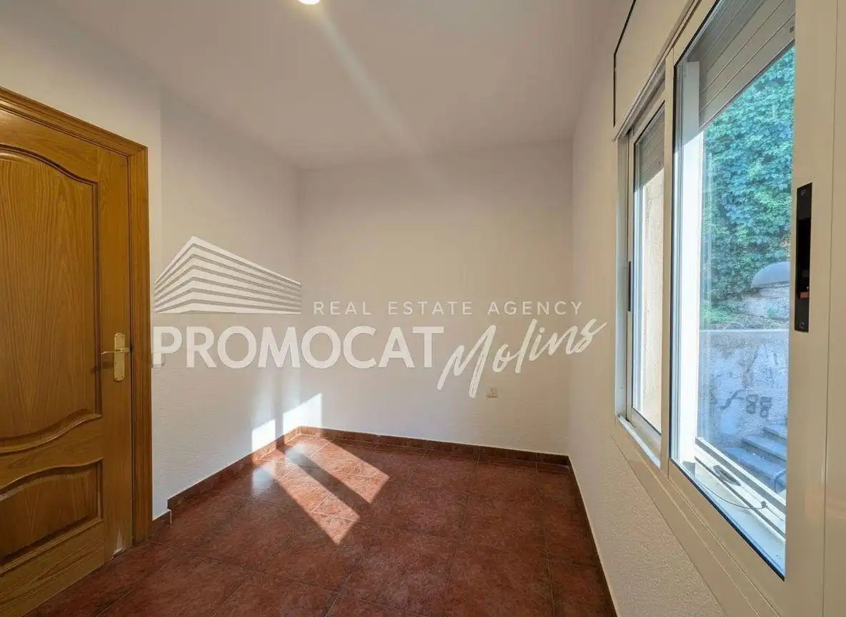 Habitación de Piso en venta en Molins de Rei con Aire acondicionado, Jardín privado y Terraza