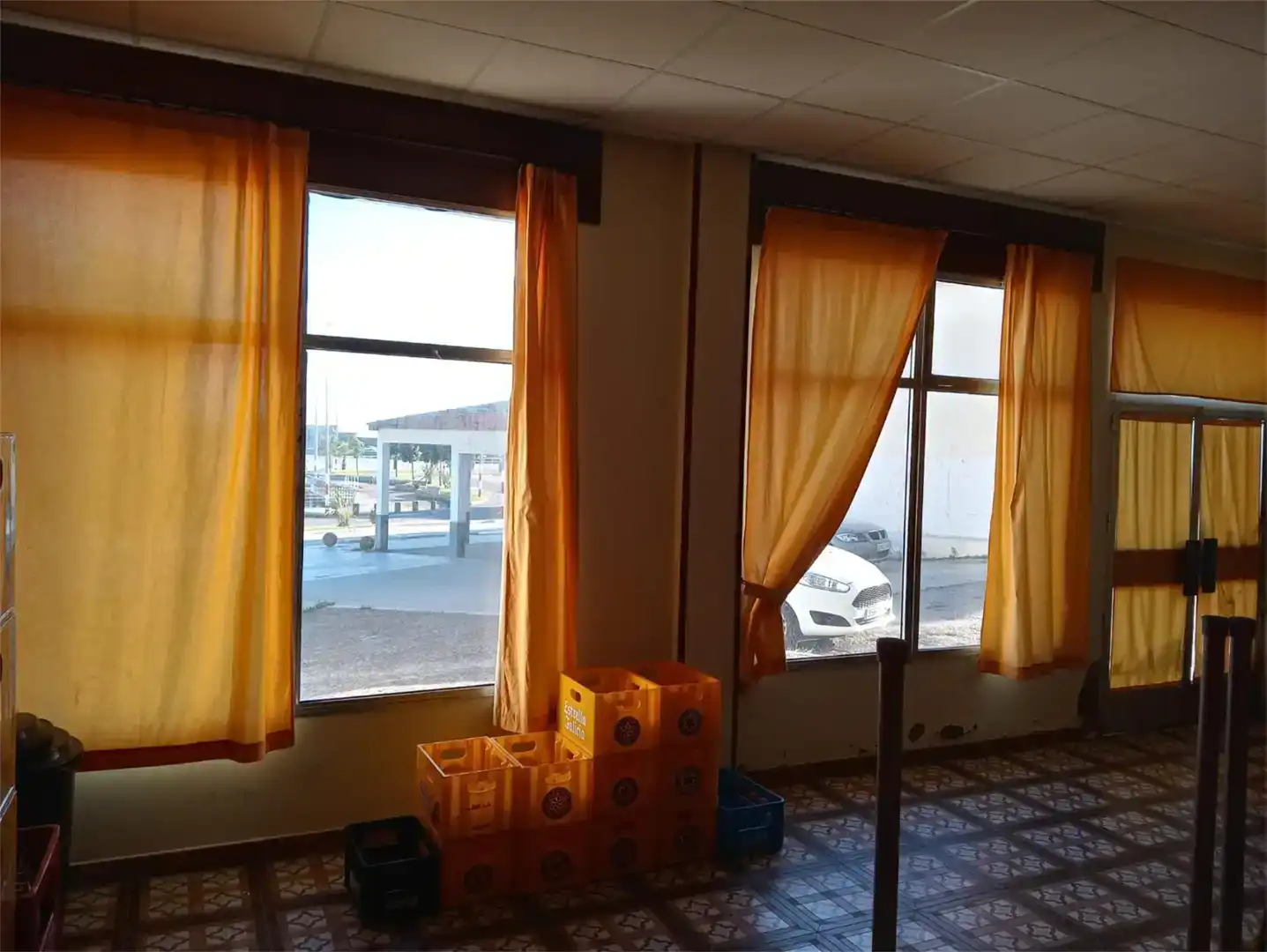 Planta baja en venta en Ribeira